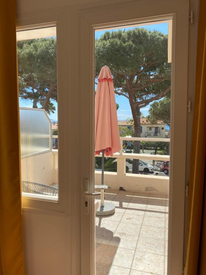 הייר Logis Hotel Restaurant Le Kalliste מראה חיצוני תמונה