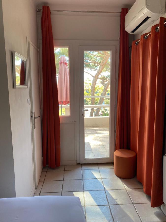 הייר Logis Hotel Restaurant Le Kalliste מראה חיצוני תמונה