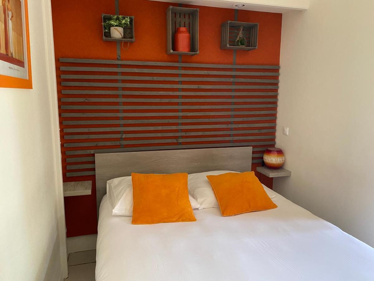 הייר Logis Hotel Restaurant Le Kalliste מראה חיצוני תמונה