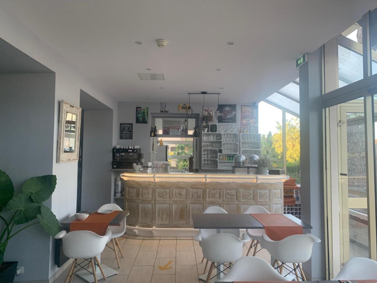 הייר Logis Hotel Restaurant Le Kalliste מראה חיצוני תמונה