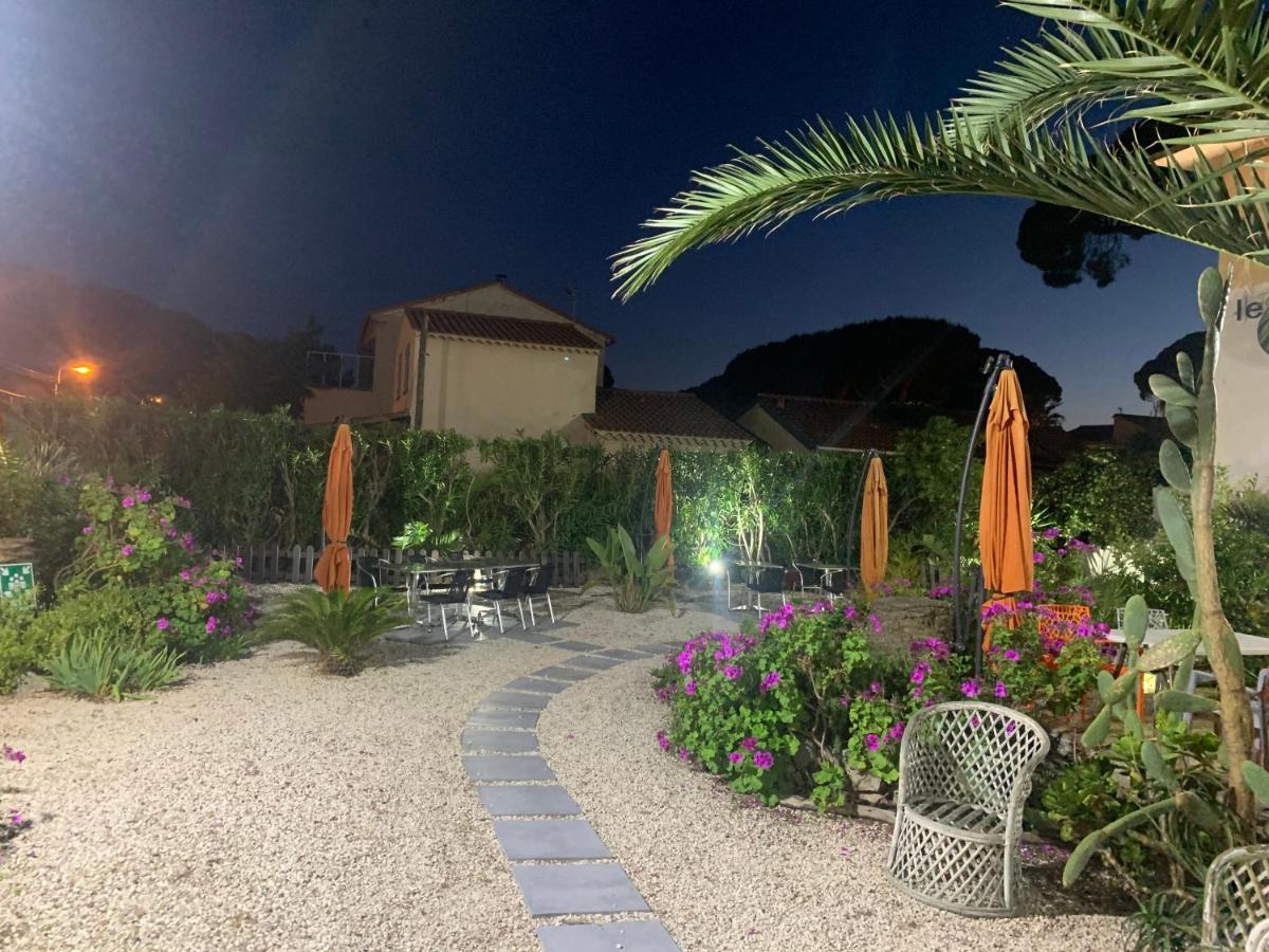 הייר Logis Hotel Restaurant Le Kalliste מראה חיצוני תמונה