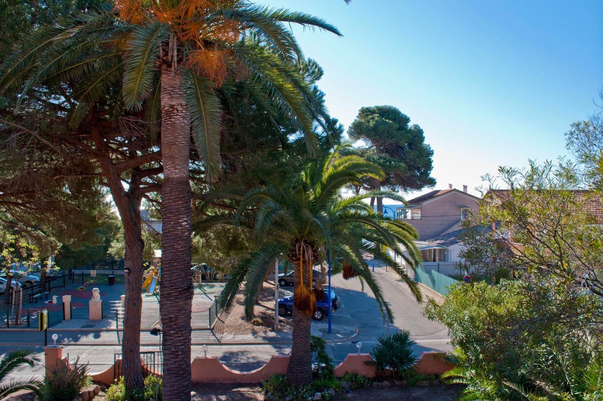 הייר Logis Hotel Restaurant Le Kalliste מראה חיצוני תמונה