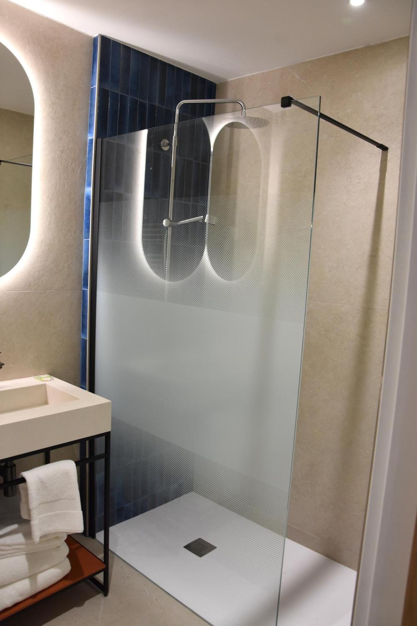 הייר Logis Hotel Restaurant Le Kalliste מראה חיצוני תמונה