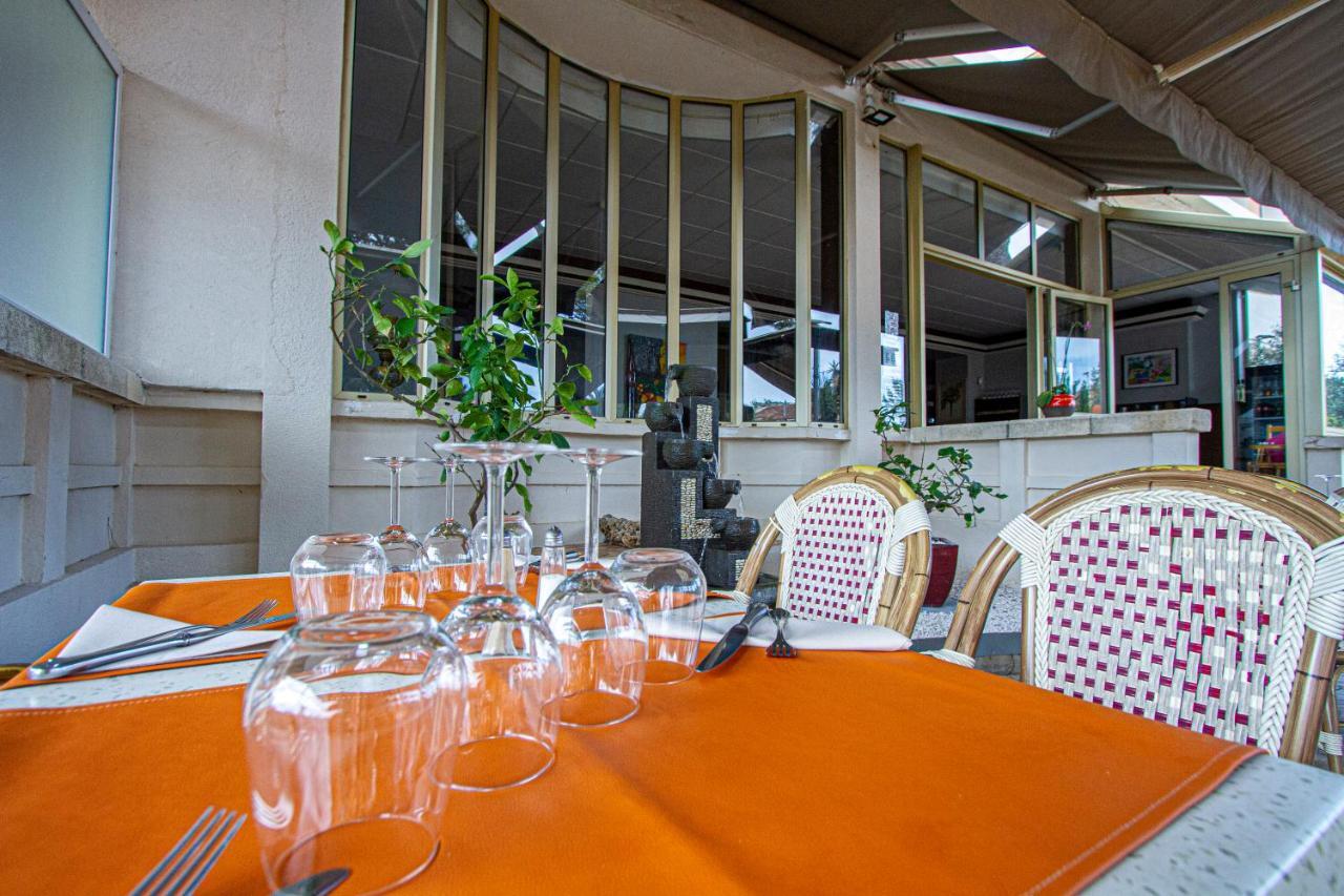הייר Logis Hotel Restaurant Le Kalliste מראה חיצוני תמונה