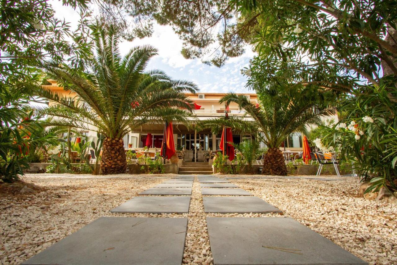 הייר Logis Hotel Restaurant Le Kalliste מראה חיצוני תמונה